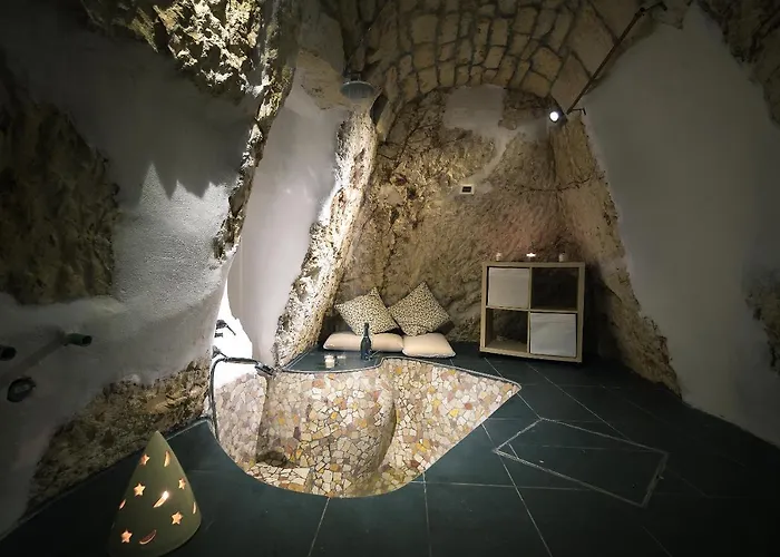 Victoria By Pcb * 奥斯图尼